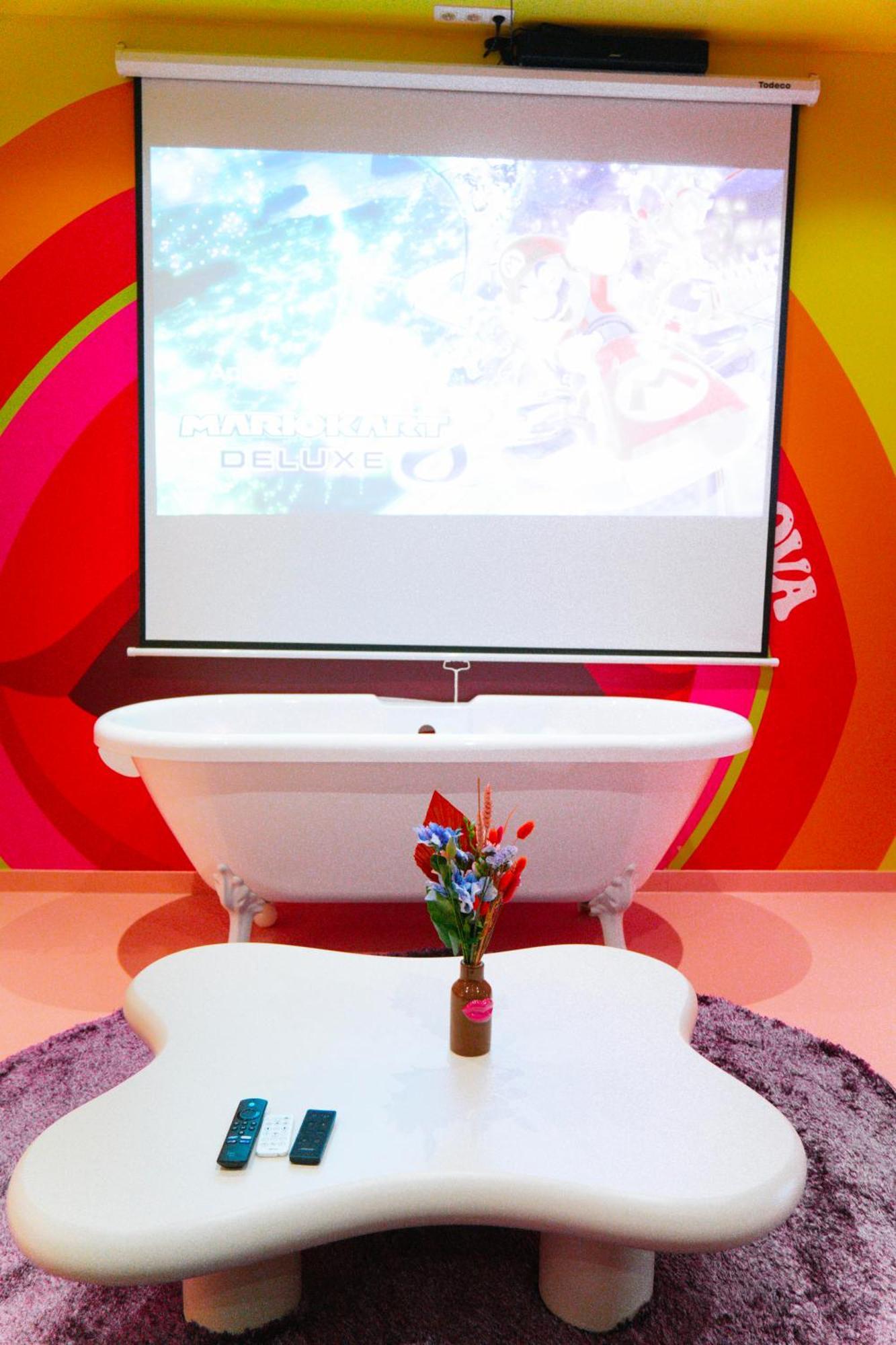 Capsule Girl Power Spa - Balneo - Sauna - Karaoke - Billard - 2 Chambres Charleroi Buitenkant foto