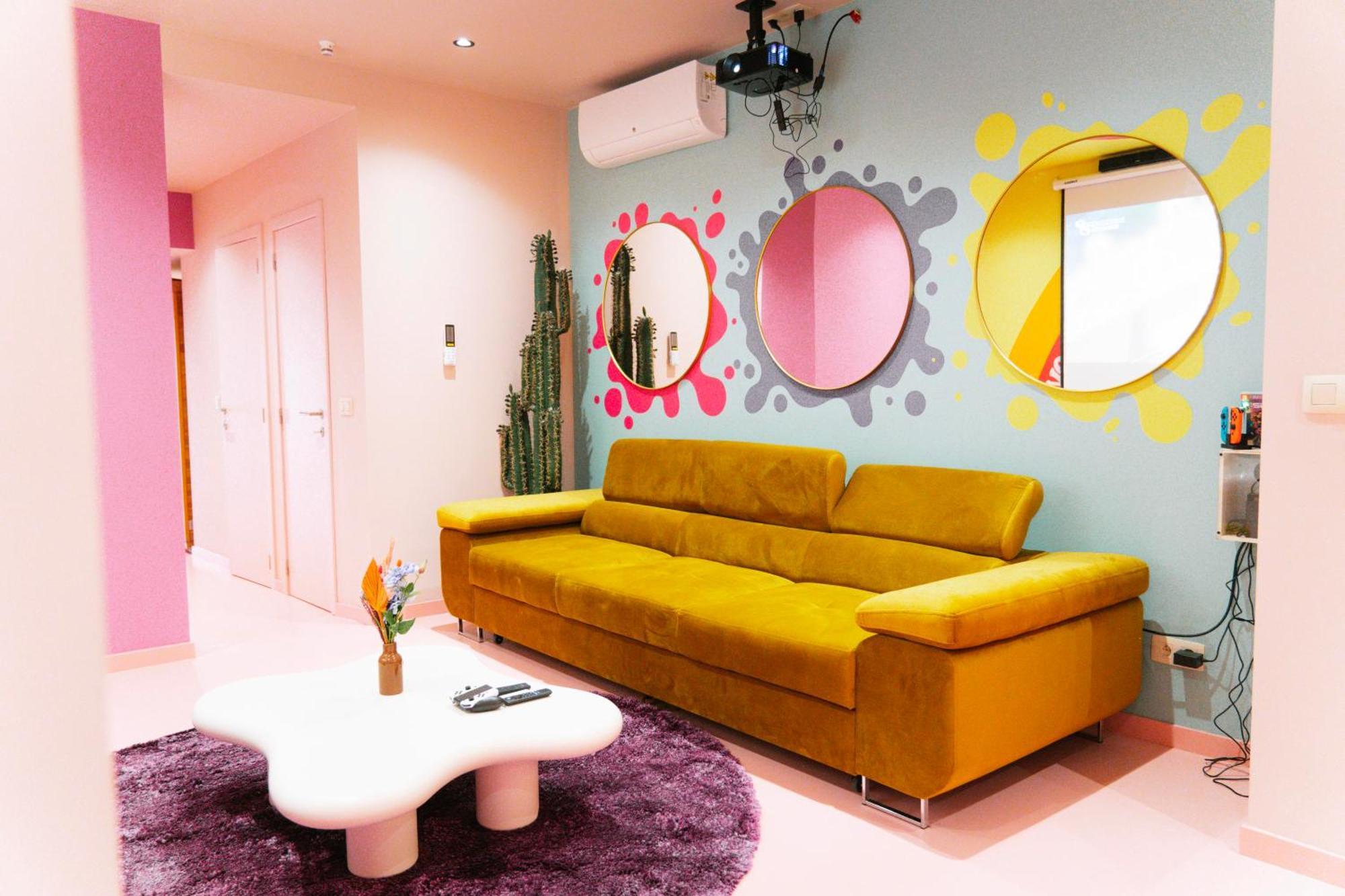 Capsule Girl Power Spa - Balneo - Sauna - Karaoke - Billard - 2 Chambres Charleroi Buitenkant foto