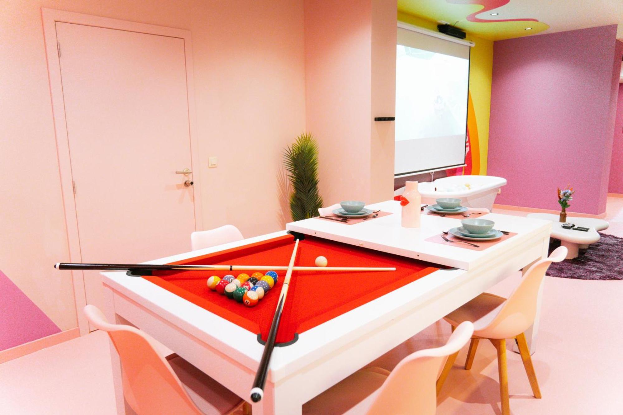 Capsule Girl Power Spa - Balneo - Sauna - Karaoke - Billard - 2 Chambres Charleroi Buitenkant foto