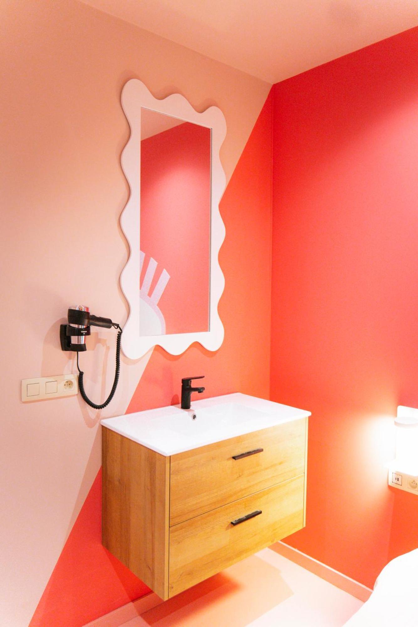 Capsule Girl Power Spa - Balneo - Sauna - Karaoke - Billard - 2 Chambres Charleroi Buitenkant foto