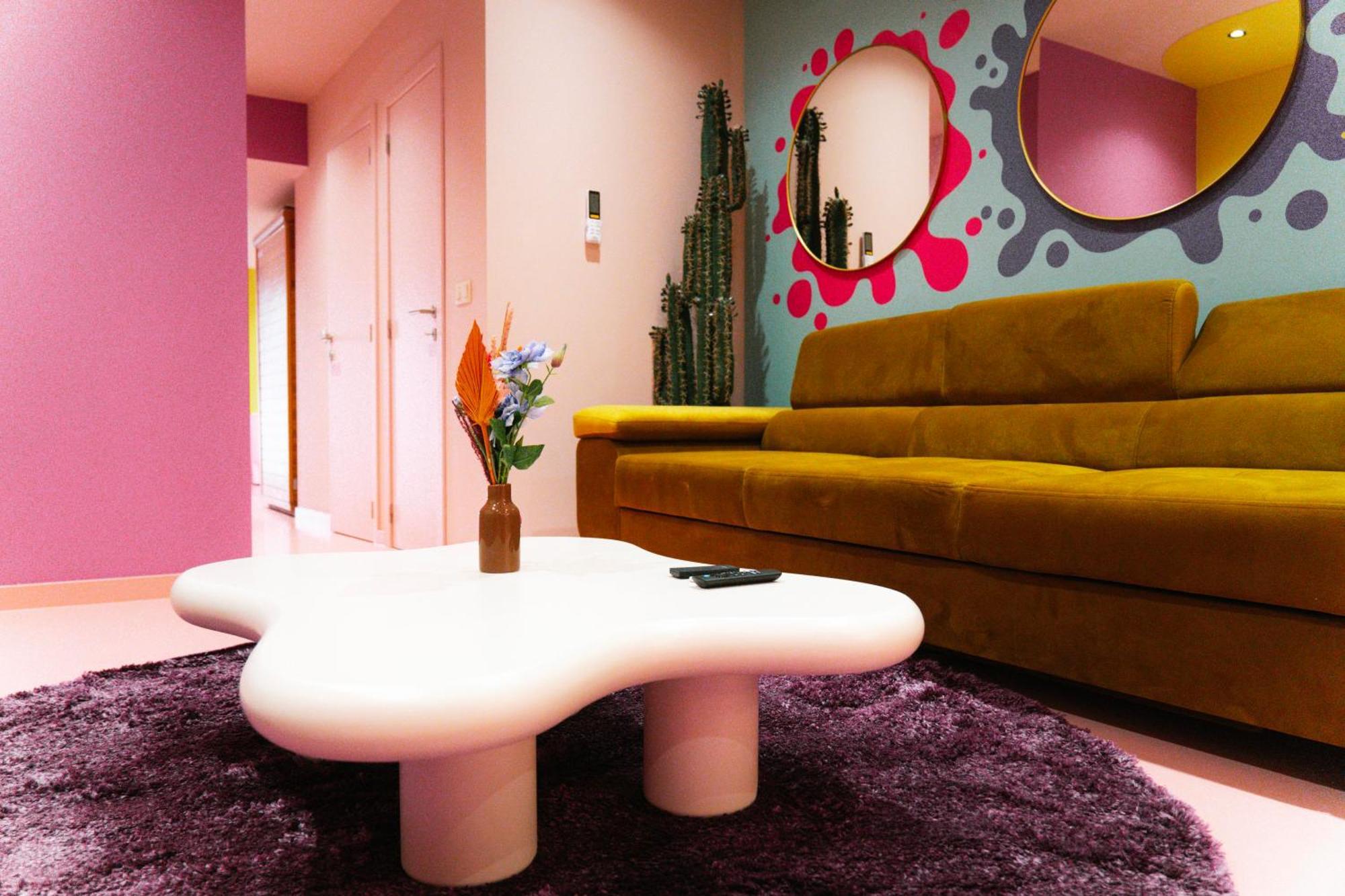 Capsule Girl Power Spa - Balneo - Sauna - Karaoke - Billard - 2 Chambres Charleroi Buitenkant foto