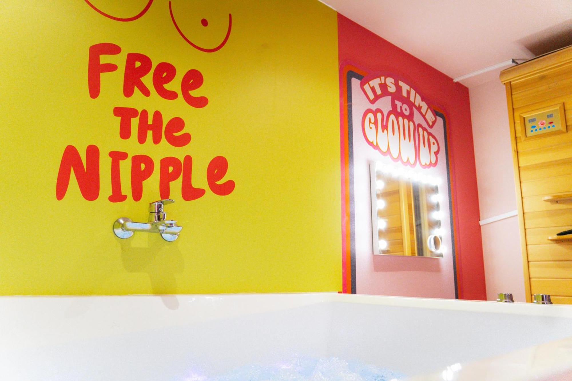 Capsule Girl Power Spa - Balneo - Sauna - Karaoke - Billard - 2 Chambres Charleroi Buitenkant foto