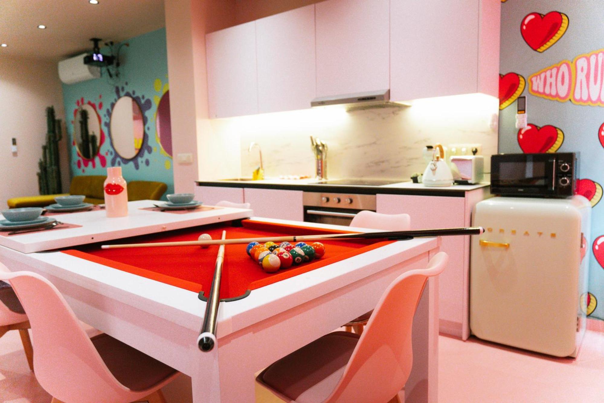 Capsule Girl Power Spa - Balneo - Sauna - Karaoke - Billard - 2 Chambres Charleroi Buitenkant foto