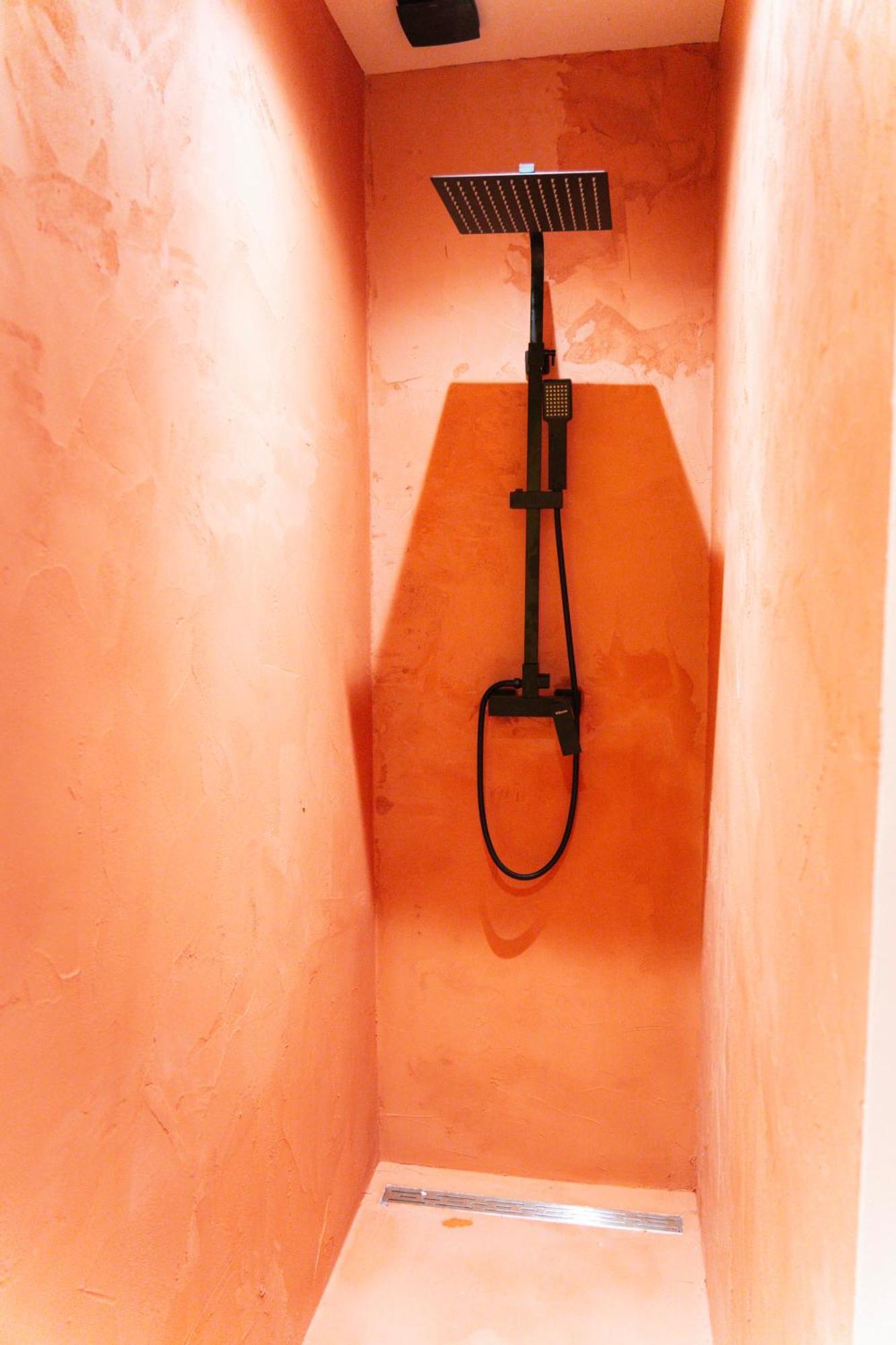 Capsule Girl Power Spa - Balneo - Sauna - Karaoke - Billard - 2 Chambres Charleroi Buitenkant foto