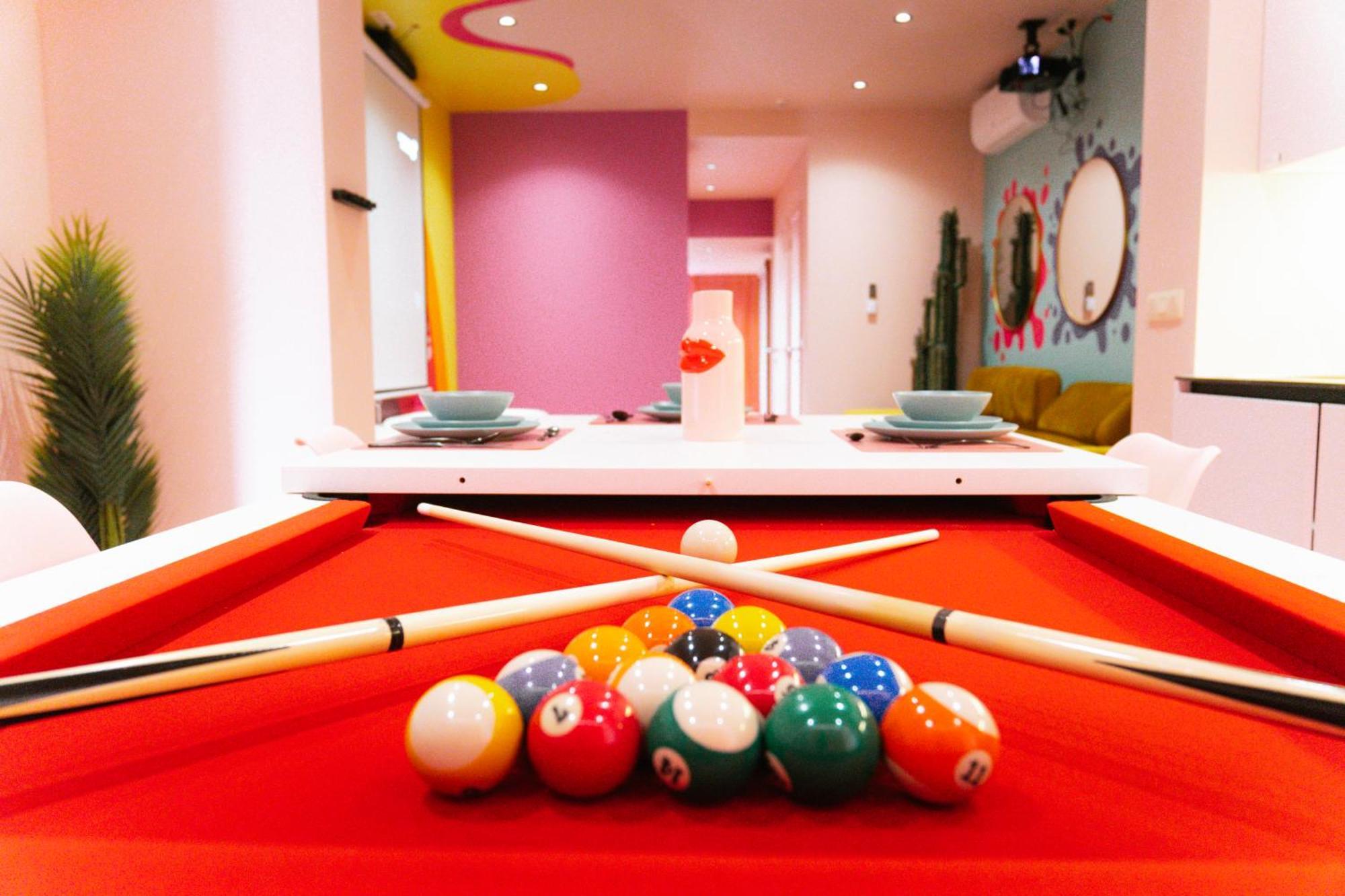 Capsule Girl Power Spa - Balneo - Sauna - Karaoke - Billard - 2 Chambres Charleroi Buitenkant foto