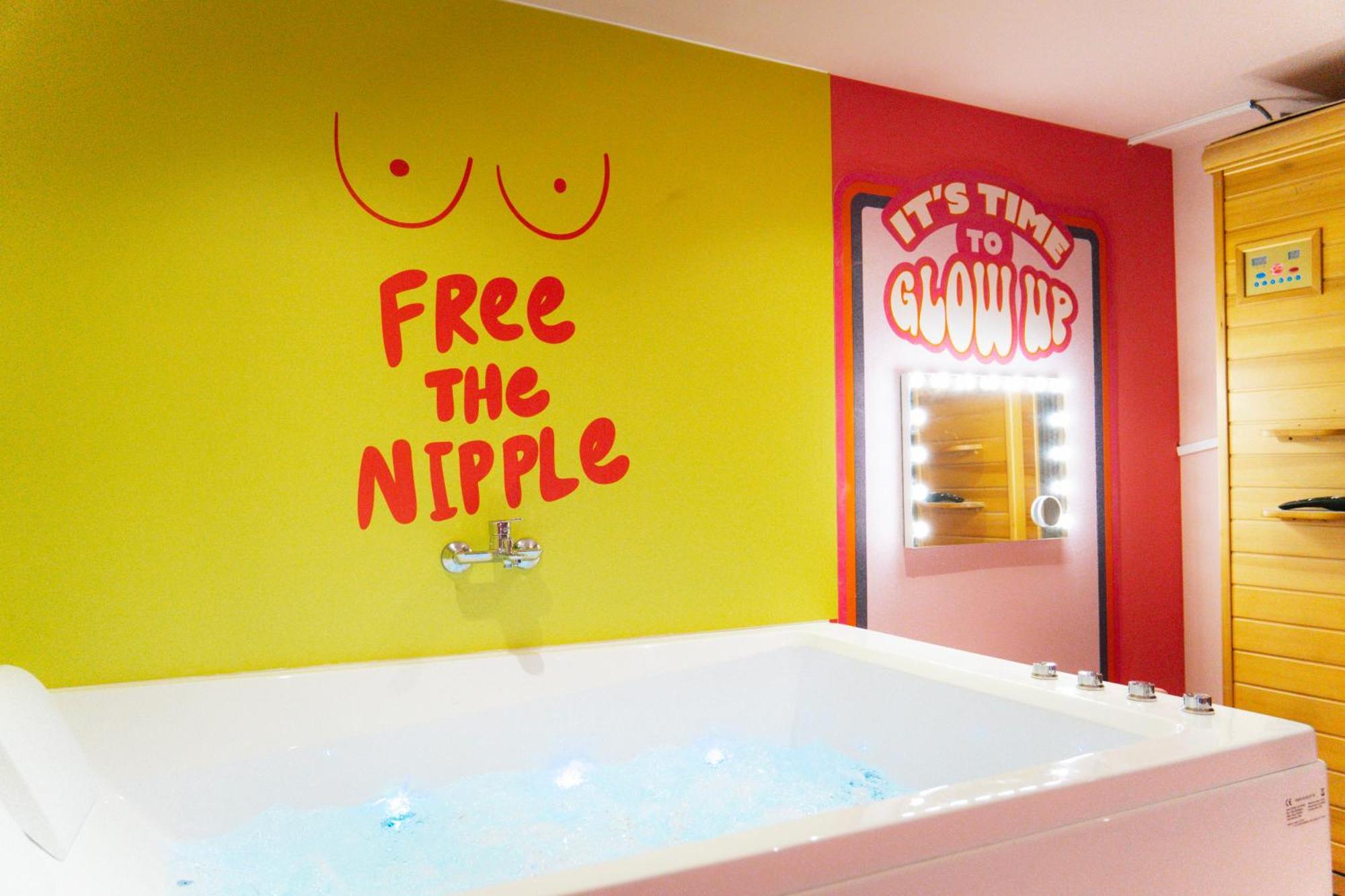 Capsule Girl Power Spa - Balneo - Sauna - Karaoke - Billard - 2 Chambres Charleroi Buitenkant foto