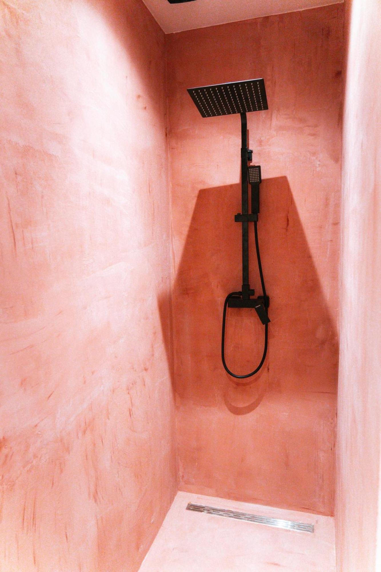 Capsule Girl Power Spa - Balneo - Sauna - Karaoke - Billard - 2 Chambres Charleroi Buitenkant foto
